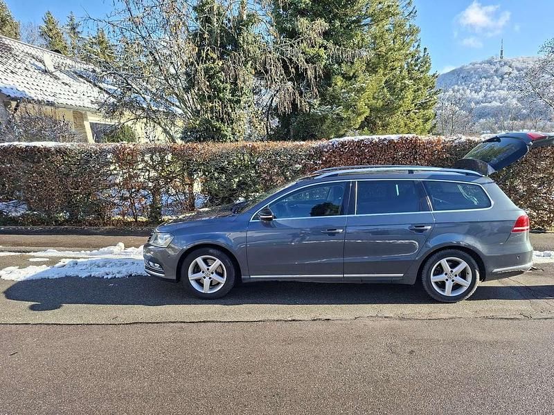 Gebraucht VW Passat Highline 140 PS (102 kW) 2012 Kombi