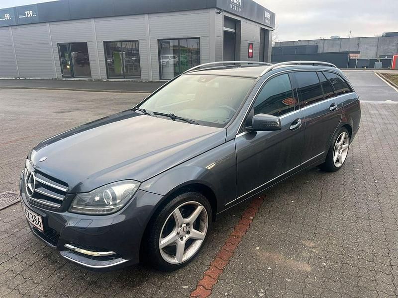 Gebraucht Mercedes C220 Avantgarde 170 PS (125 kW) 2012 Grau Limousine