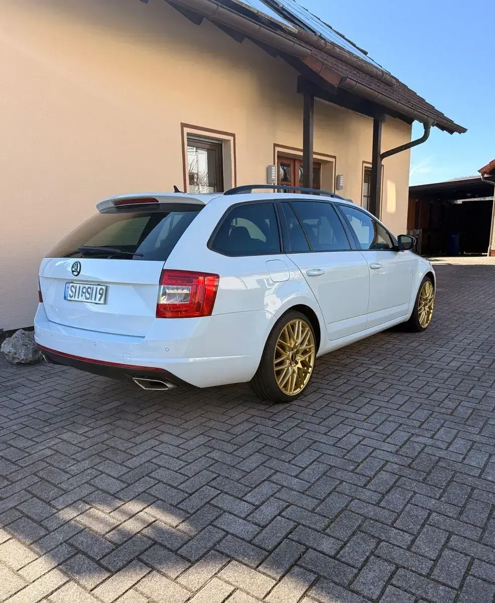 Gebraucht Skoda Octavia RS 230 PS (169 kW) 2016 Weiß Kleinwagen