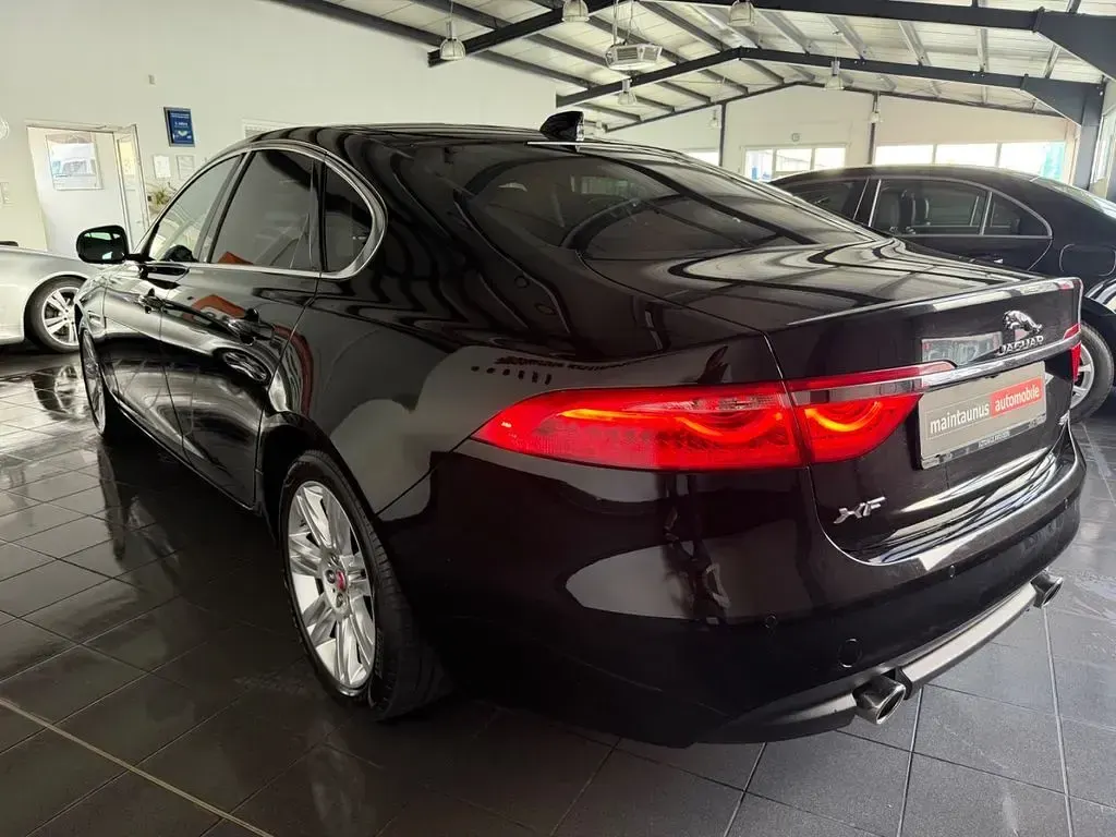 Gebraucht Jaguar XF Portfolio 300 PS (220 kW) 2016 Schwarz Limousine