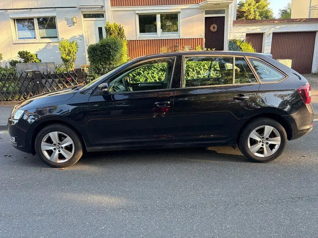 Gebraucht Skoda Rapid Ambition 95 PS (69 kW) 2019 Schwarz Kleinwagen
