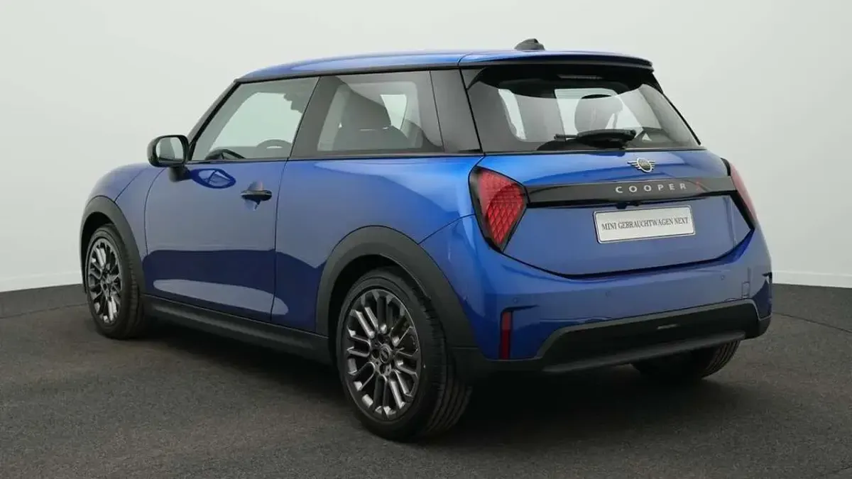 Gebraucht Mini Cooper S Classic 204 PS (150 kW) 2024 Blau Kleinwagen