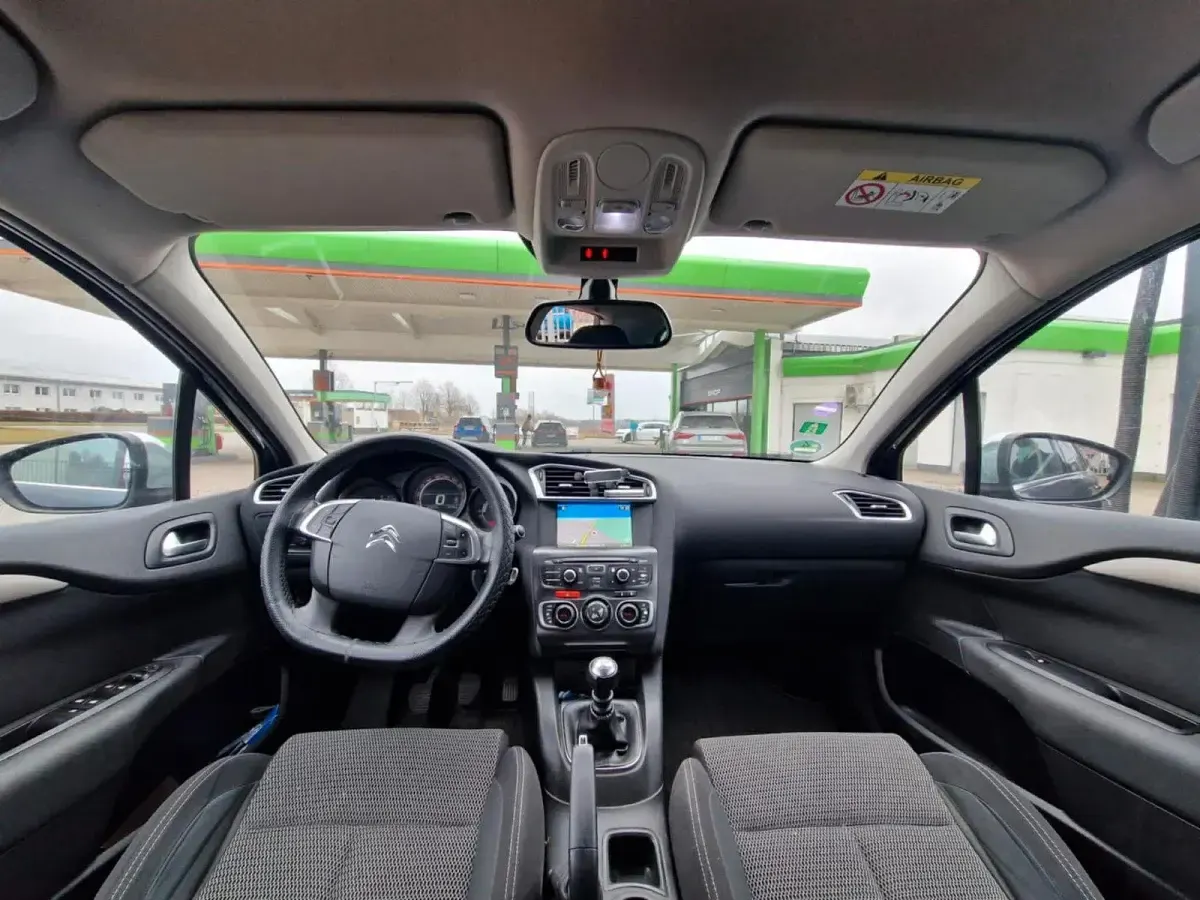 Gebraucht Citroën C4 PureTech 130 PS (95 kW) 2015 Schwarz Limousine