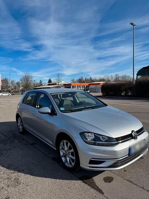 Gebraucht VW Golf VII Comfortline 116 PS (85 kW) 2019 Silber Kleinwagen