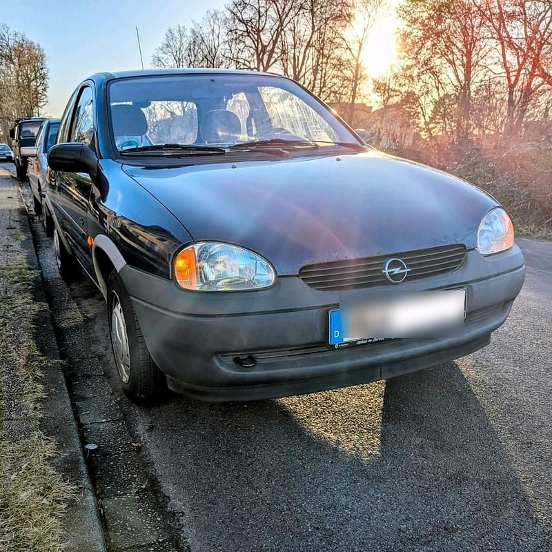 Blau Gebraucht 1997 Opel Corsa Kleinwagen | 1.200 € (Fairer Preis) - Bild 1/4