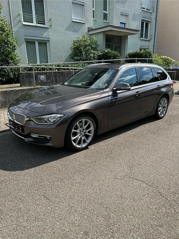Andere farben Gebraucht 2013 BMW 320 M Sport Kombi | 11.400 € (Fairer Preis) - Bild 1/4
