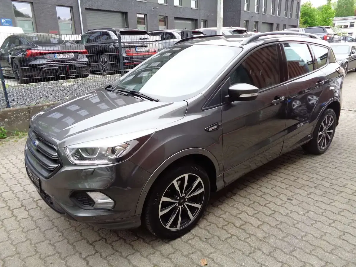 Gebraucht Ford Kuga ST-Line 150 PS (110 kW) 2018 Grau SUV