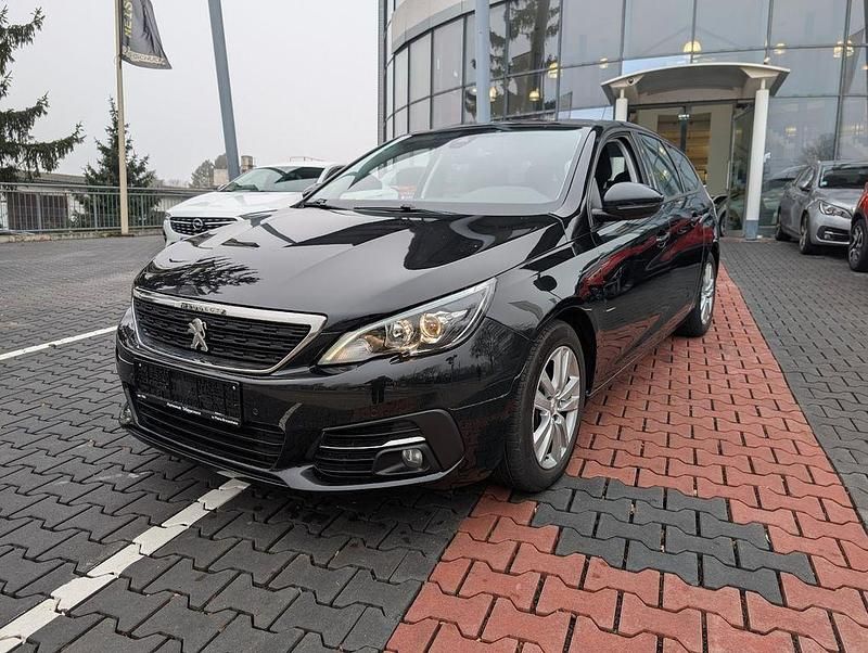 Gebraucht Peugeot 308 SW Active 131 PS (96 kW) 2020 Schwarz (schwarz perla nera) Kombi