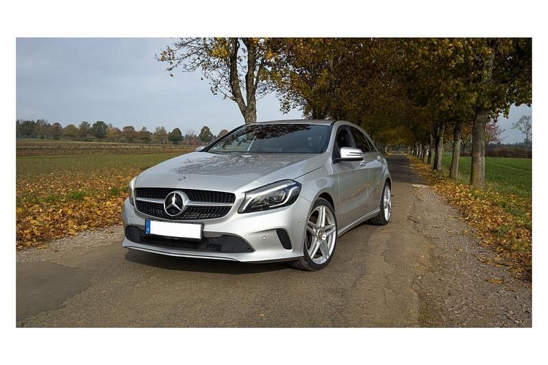 Silber Gebraucht 2015 Mercedes A220 Limousine | 14.899 € (Fairer Preis) - Bild 1/4