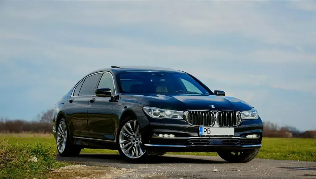 Gebraucht BMW 750L 449 PS (330 kW) 2016 Grau Limousine