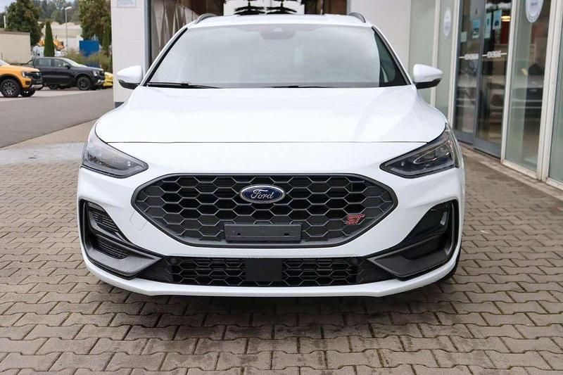 Neu Ford Focus ST 280 PS (205 kW) 2025 Frozen white Kombi