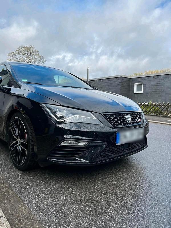 Schwarz Gebraucht 2018 Cupra Leon Coupé | 19.950 € (Fairer Preis) - Bild 1/4