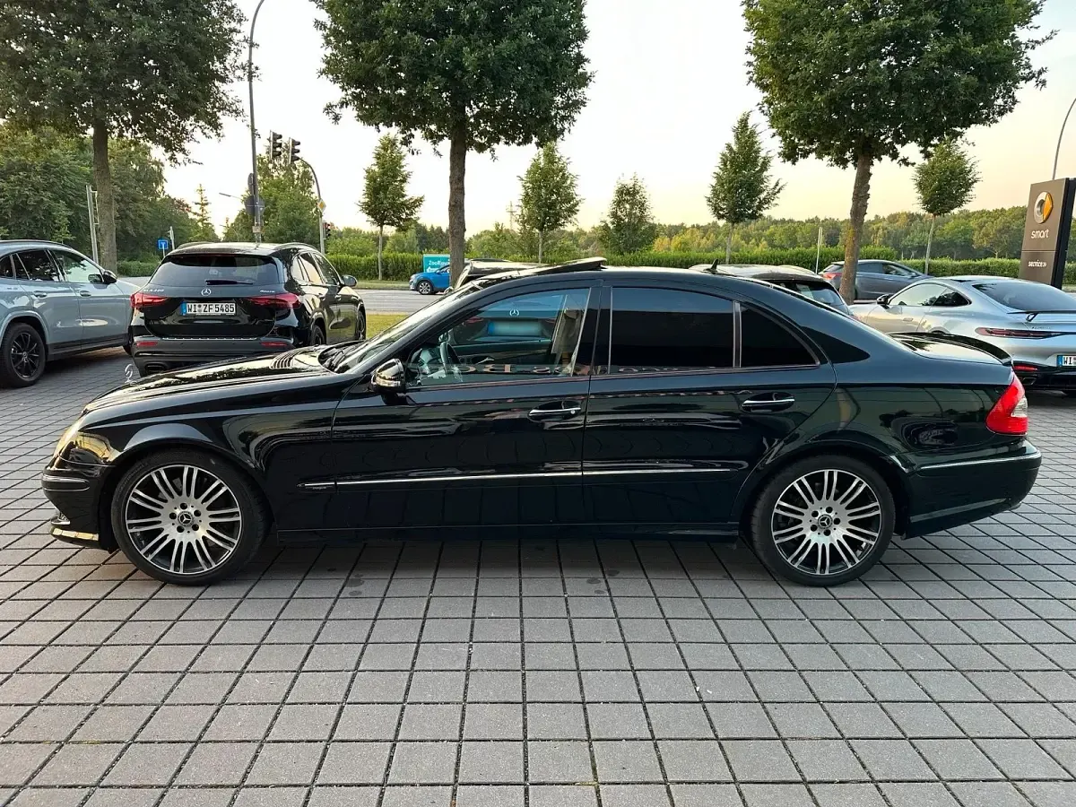 Gebraucht Mercedes E500 AMG 388 PS (285 kW) 2007 Schwarz Limousine