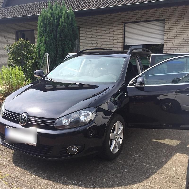 Schwarz Gebraucht 2011 VW Golf Kombi | 6.500 € - Bild 1/4