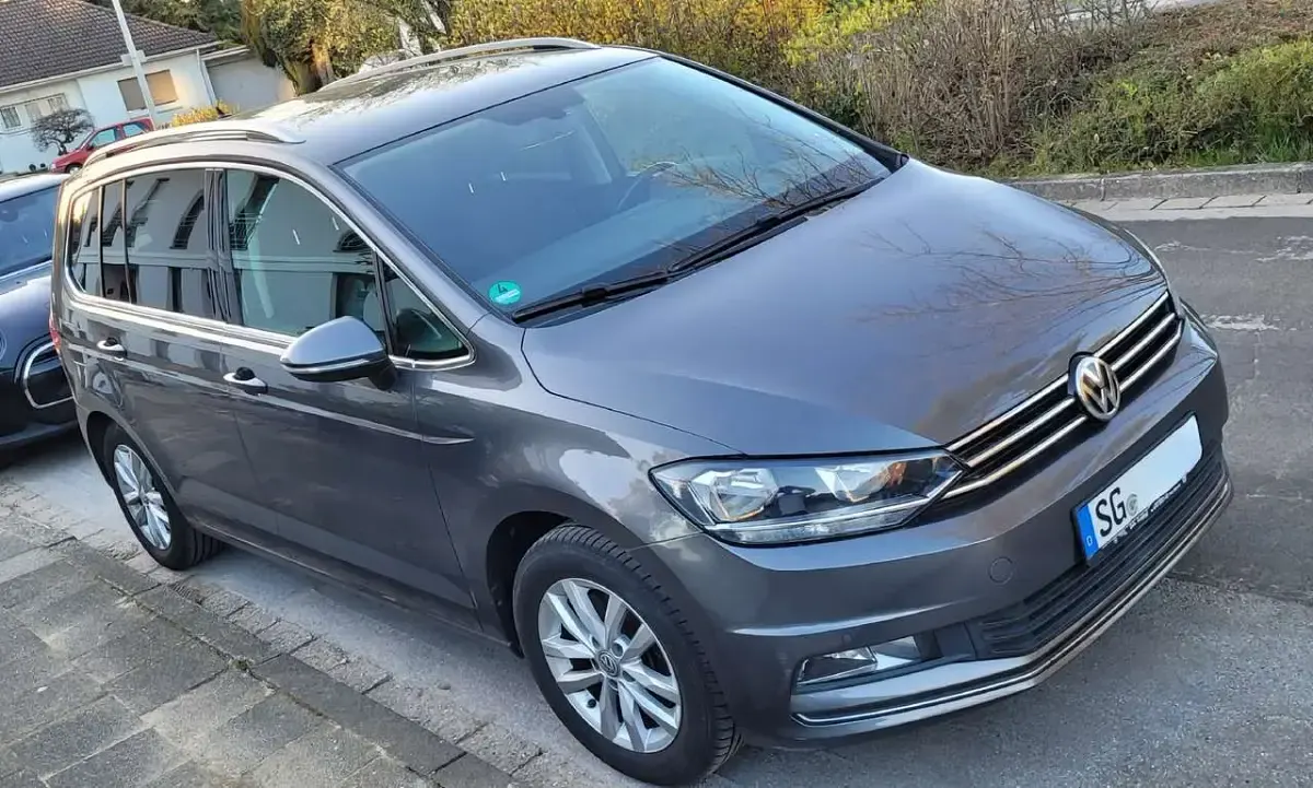 Gebraucht VW Touran Highline 150 PS (110 kW) 2016 Grau Van / Kleinbus