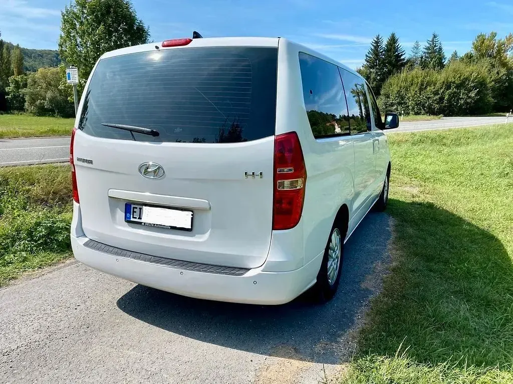 Gebraucht Hyundai H-1 136 PS (100 kW) 2016 Weiß Van / Kleinbus