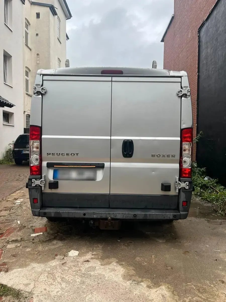 Gebraucht Peugeot Boxer 100 PS (73 kW) 2010 Silber Van