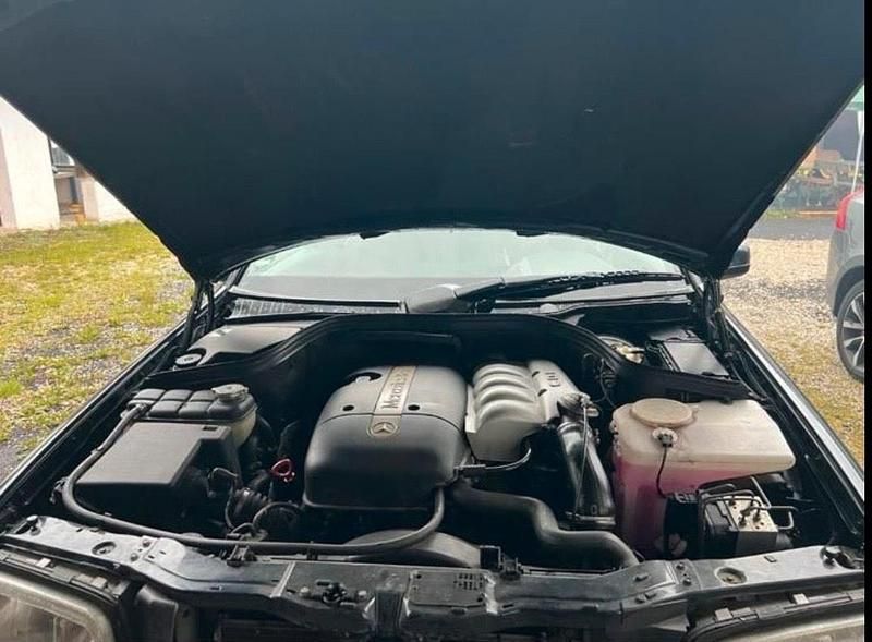 Gebraucht Mercedes C220 125 PS (91 kW) 1999 Blau Limousine