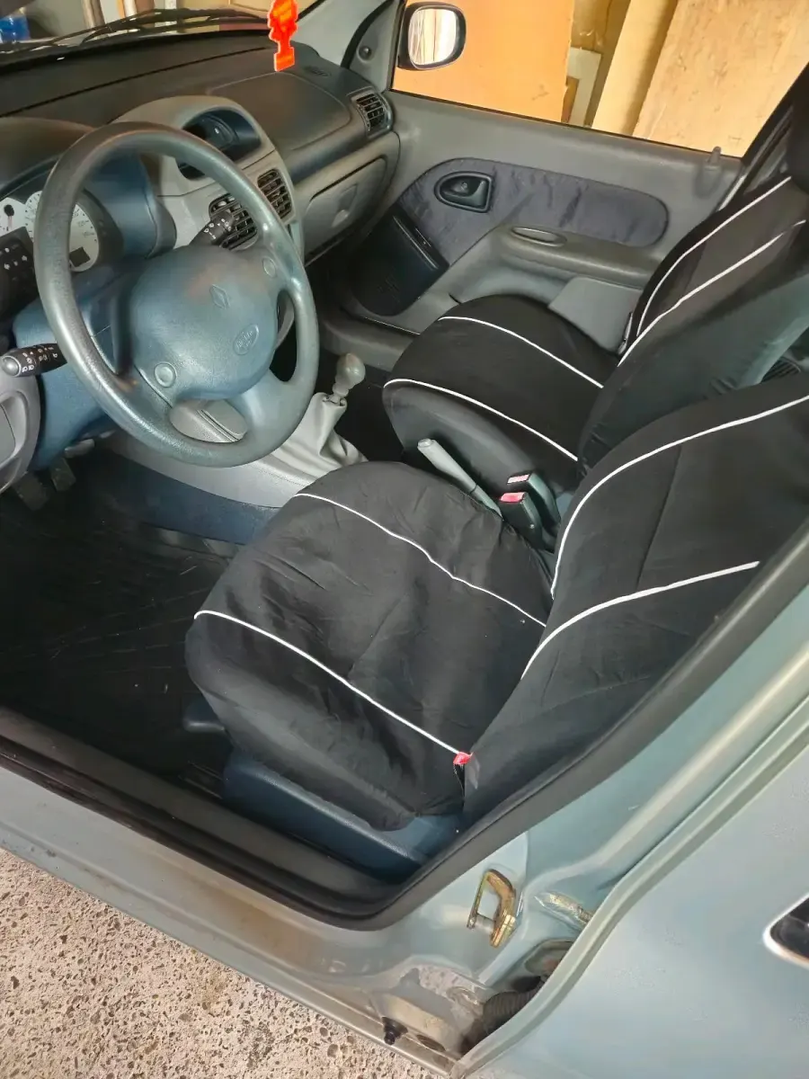 Gebraucht Renault Clio II 75 PS (55 kW) 2001 Silber Kleinwagen