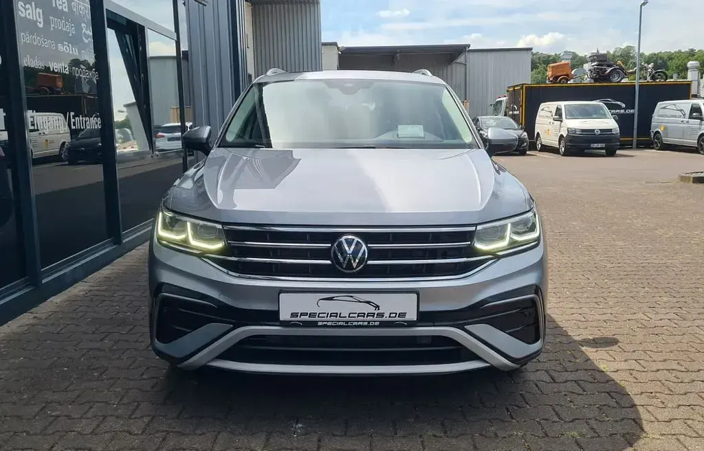 Gebraucht VW Tiguan Allspace Elegance 150 PS (110 kW) 2022 Silber SUV