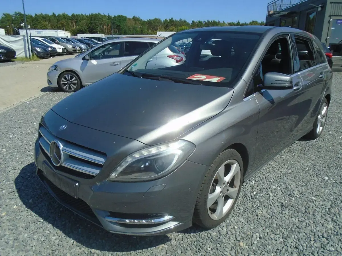 Gebraucht Mercedes B200 136 PS (100 kW) 2013 Grau Kleinwagen