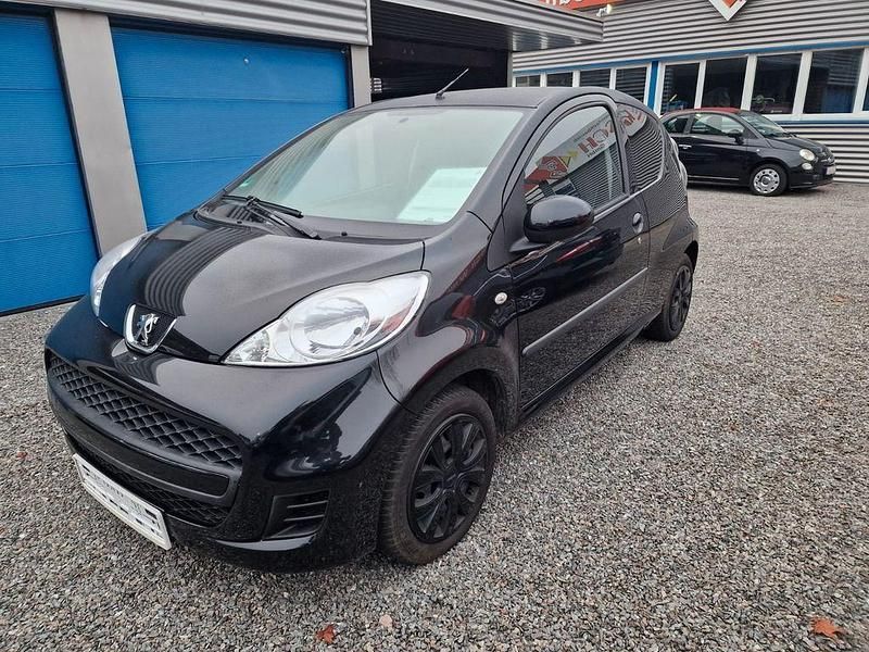 Schwarz Gebraucht 2009 Peugeot 107 Filou Kleinwagen | 4.200 € (Teuer) - Bild 1/4