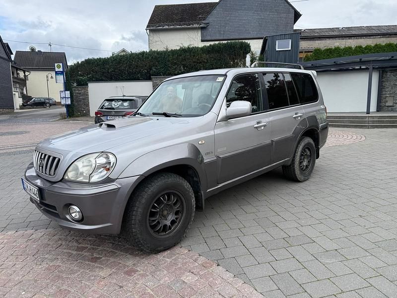 Grau Gebraucht 2004 Hyundai Terracan Edition SUV | 2.200 € (Fairer Preis) - Bild 1/4
