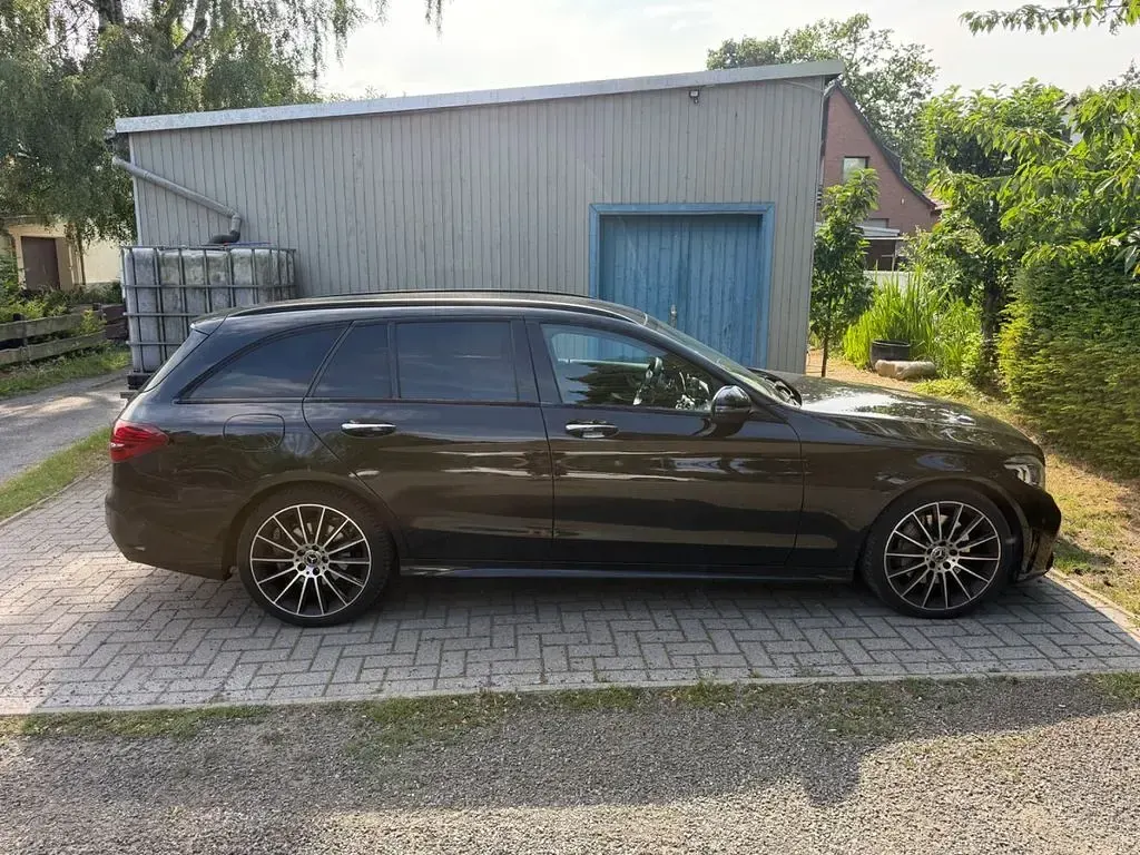 Gebraucht Mercedes C300 245 PS (180 kW) 2020 Schwarz Limousine