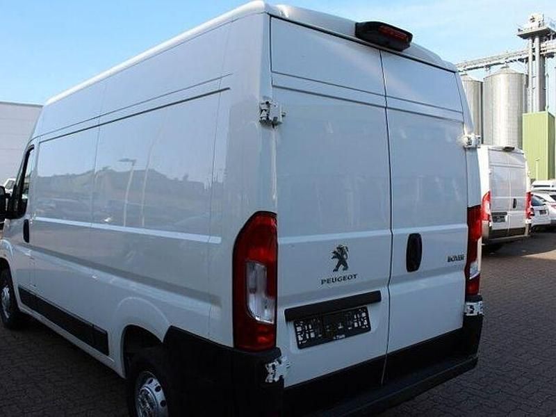 Gebraucht Peugeot Boxer 140 PS (102 kW) 2020 Lack weiss banquise/deckende lac Van