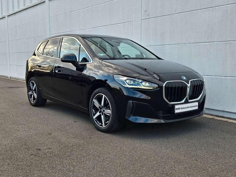 Gebraucht BMW 220 170 PS (125 kW) 2023 Schwarz ii/bonnet fluid black Van / Kleinbus