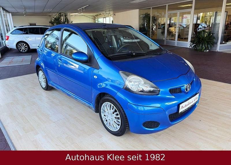 Gebraucht Toyota Aygo 68 PS (50 kW) 2009 Blau Kleinwagen