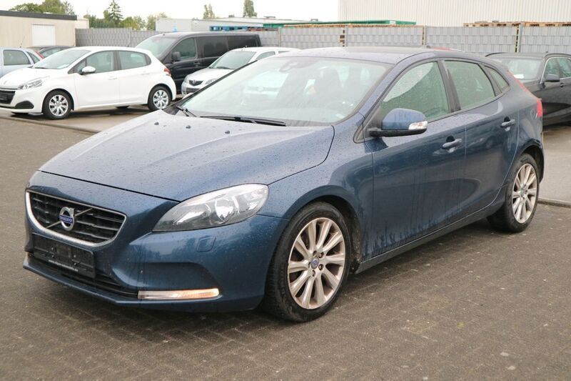 Grau Gebraucht 2014 Volvo V40 Kinetic Kombi | 4.775 € (Guter Preis) - Bild 1/4
