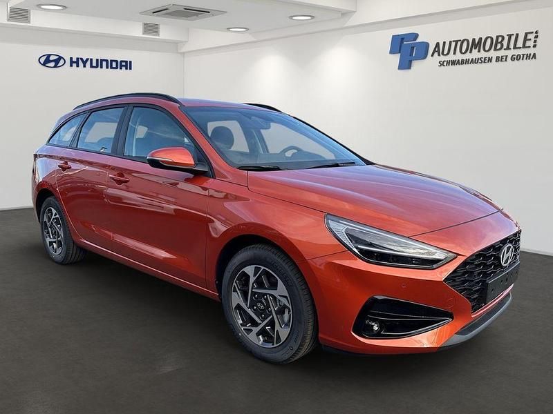 Gebraucht Hyundai i30 101 PS (74 kW) 2024 Orange Limousine