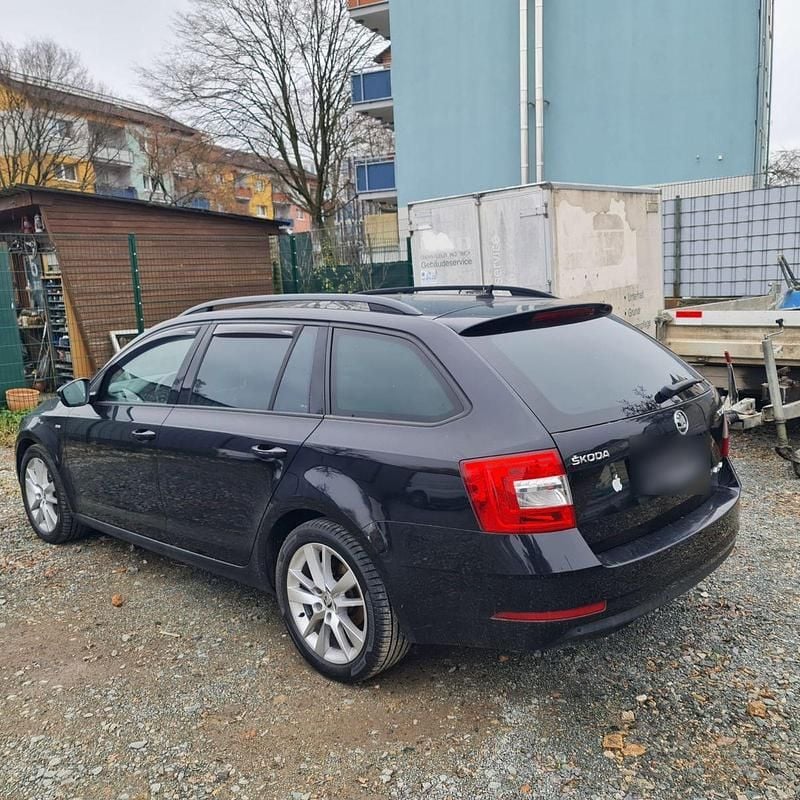 Gebraucht Skoda Octavia Ambition 116 PS (85 kW) 2018 Schwarz Kombi