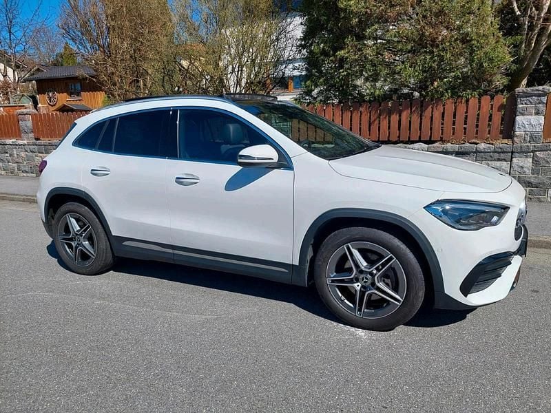 Second-hand Mercedes GLA250 AMG line 224 CP (164 kW) 2021 Alb SUV