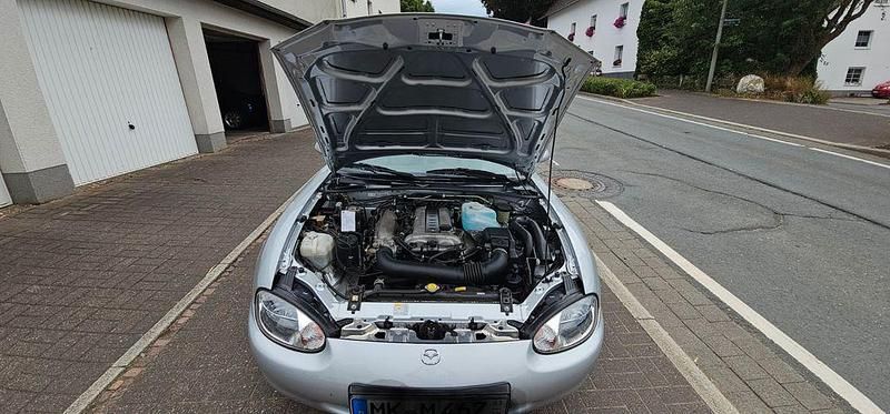 Gebraucht Mazda MX5 110 PS (80 kW) 2000 Silber Cabrio