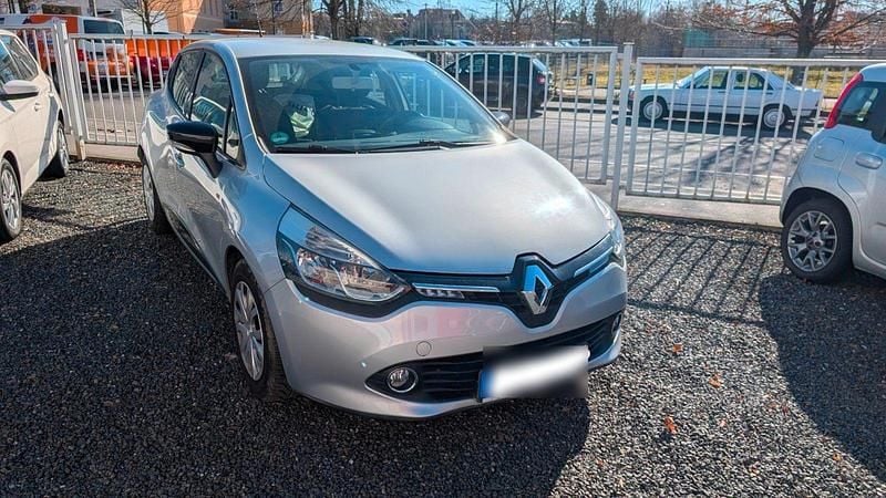 Gebraucht Renault Clio IV Dynamique 90 PS (66 kW) 2014 Silber Kleinwagen