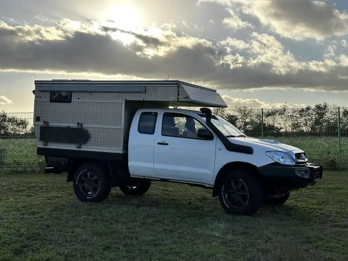 Gebraucht Toyota HiLux 144 PS (105 kW) 2009 Schneeweiß Pickup