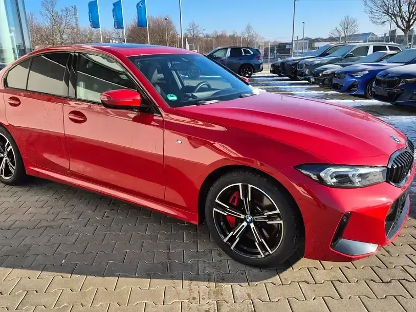 Gebraucht BMW 330 Comfort Edition 245 PS (180 kW) 2024 Rot Limousine