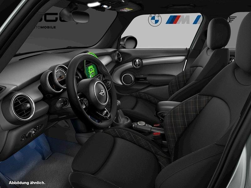 Gebraucht Mini Cooper Chili 136 PS (100 kW) 2019 White silver Kleinwagen