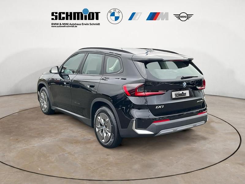 Neu BMW iX1 Performance 230 kW (313 PS) 2025 Schwarz uni SUV