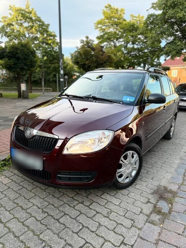 Rot Gebraucht 2010 Skoda Fabia Kombi | 1.980 € (Etwas zu teuer) - Bild 1/4