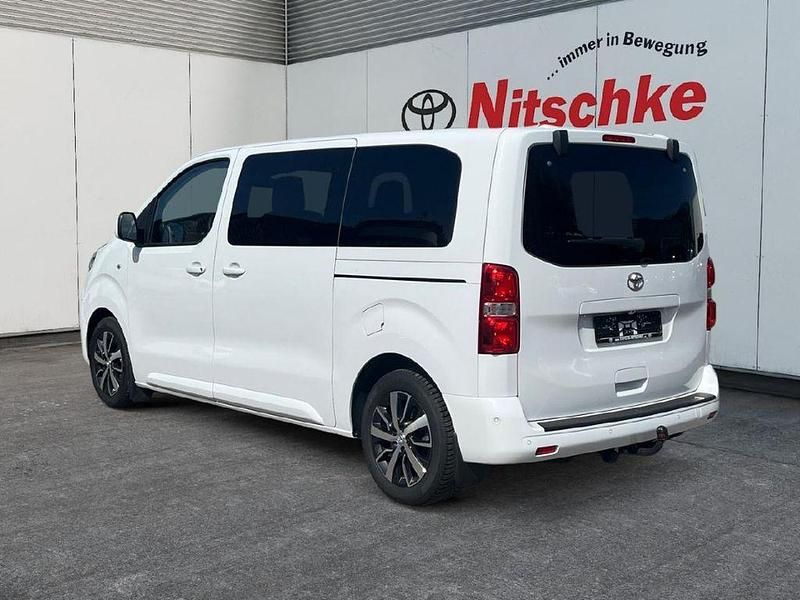 Gebraucht Toyota Proace Verso Comfort 144 PS (105 kW) 2024 Ice white Kombi