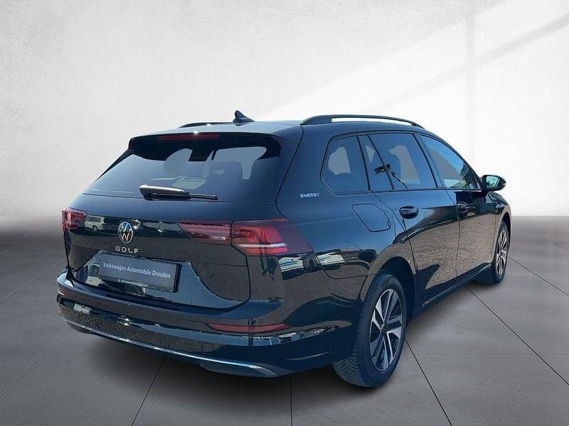 Neu VW Golf VIII 116 PS (85 kW) 2026 Grenadillschwarz metallic Kombi