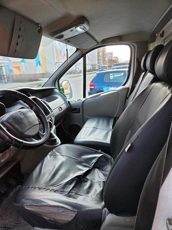 Gebraucht Renault Trafic 145 PS (106 kW) 2012 Weiß Van / Kleinbus