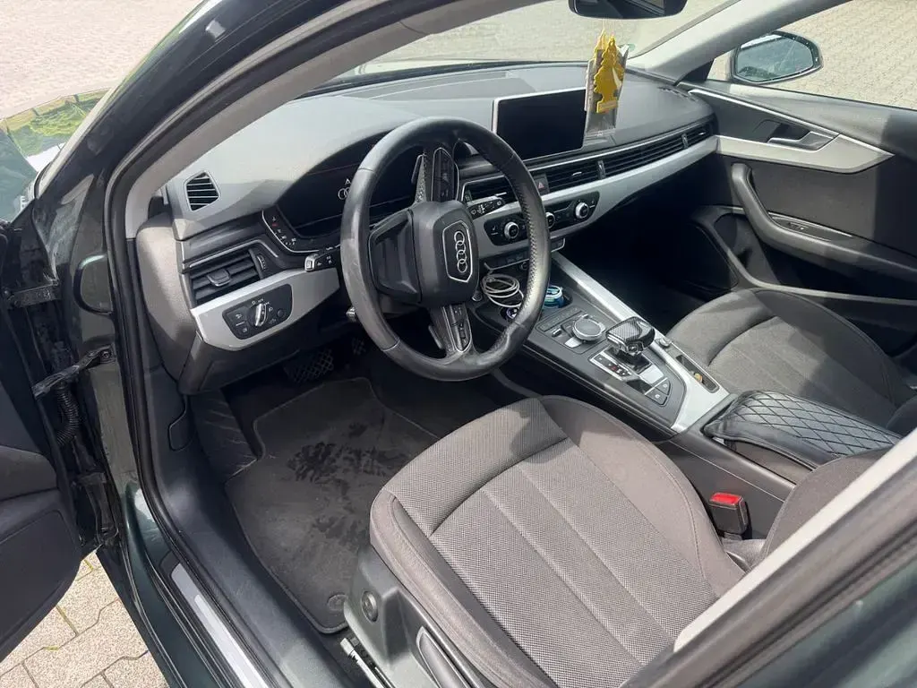 Gebraucht Audi A4 Ambiente 150 PS (110 kW) 2018 Grün Kombi