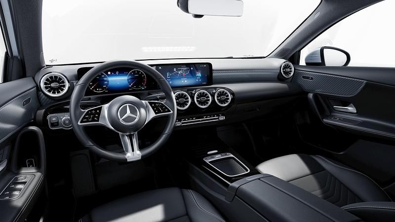 Hightechsilber metallic Neu 2025 Mercedes A180 Limousine | 49.123 € (Fairer Preis) - Bild 1/2