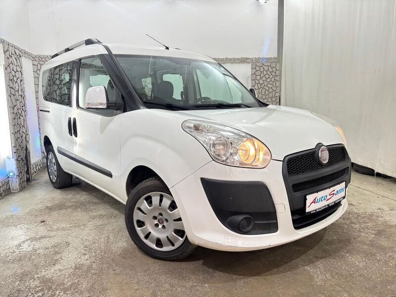 Weiß Gebraucht 2011 Fiat Doblò Dynamic Van / Kleinbus | 8.471 € (Teuer) - Bild 1/4