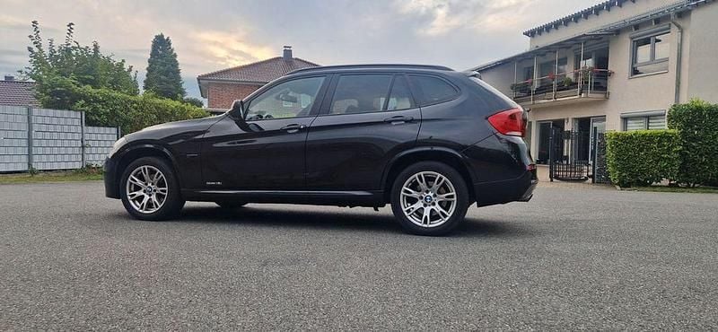 Schwarz Gebraucht 2011 BMW X1 M Sport SUV | 9.977 € (Fairer Preis) - Bild 1/4