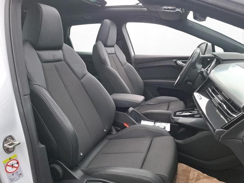Gebraucht Audi Q4 e-tron S-Line 194 kW (265 PS) 2023 Gletscherweiß metallic SUV